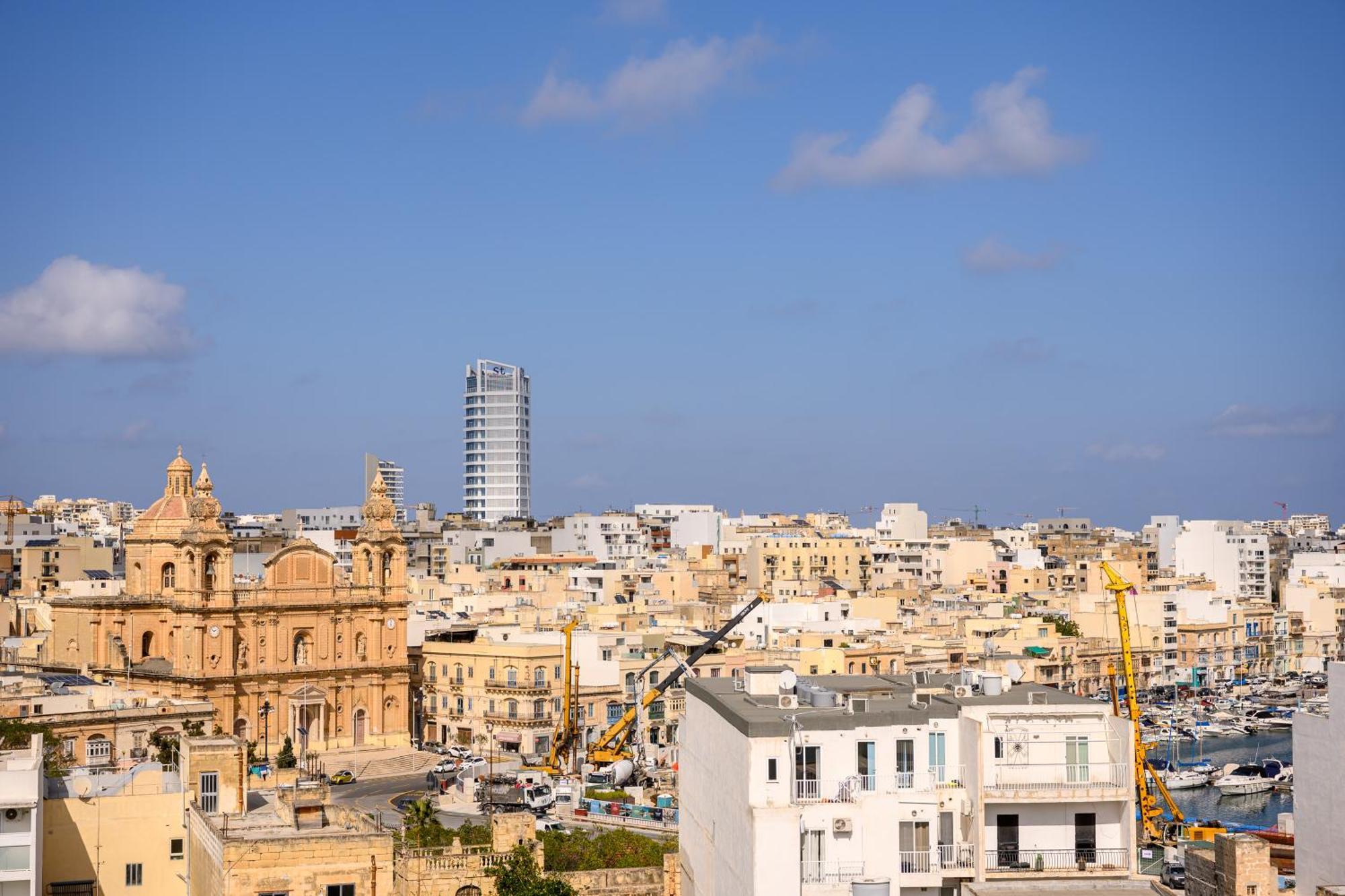 F11 Room 1, Private Double Room With Private Bathroom In Shared Flat Msida Eksteriør bilde
