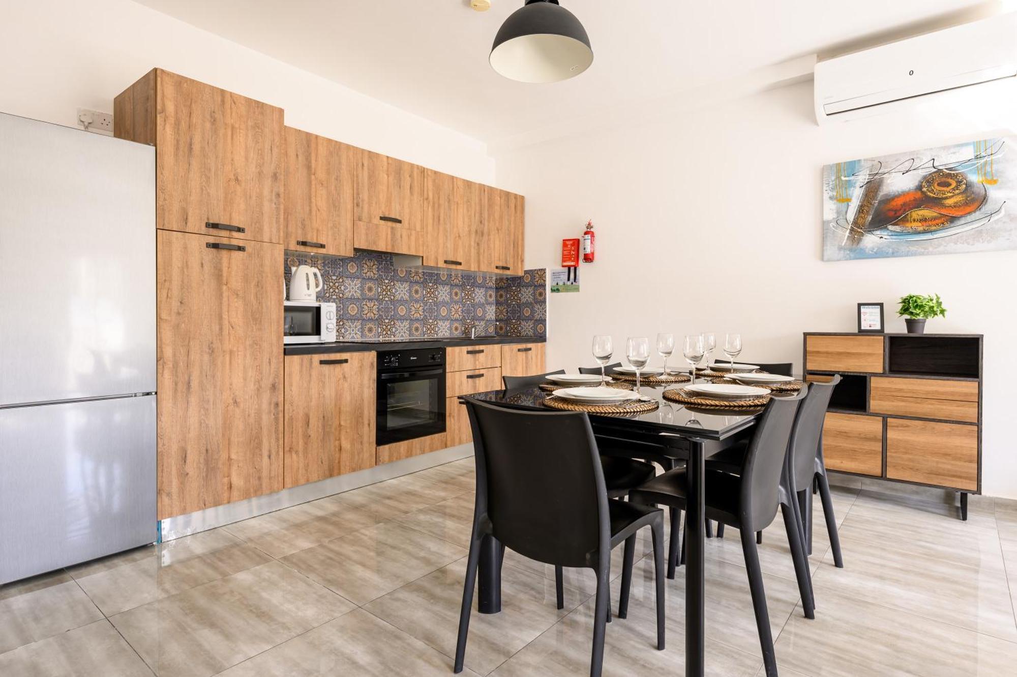F11 Room 1, Private Double Room With Private Bathroom In Shared Flat Msida Eksteriør bilde