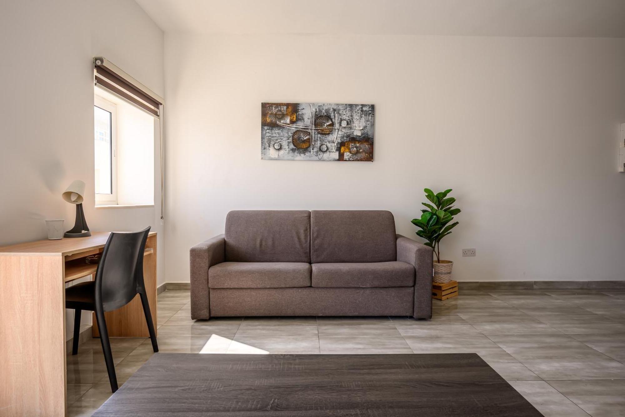 F11 Room 1, Private Double Room With Private Bathroom In Shared Flat Msida Eksteriør bilde