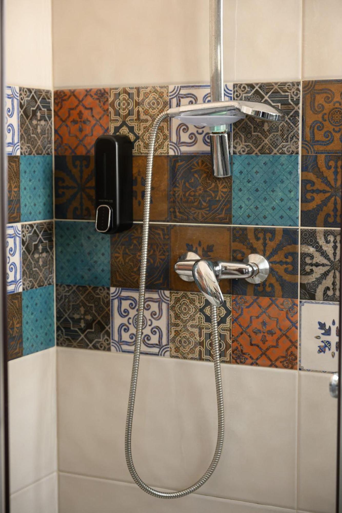 F11 Room 1, Private Double Room With Private Bathroom In Shared Flat Msida Eksteriør bilde